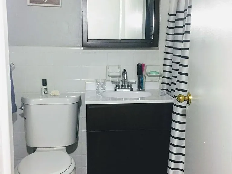 Cameron Apartments — Photo 21
