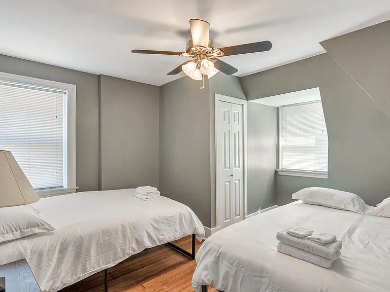 2107 Russell Blvd #2E — Photo 18