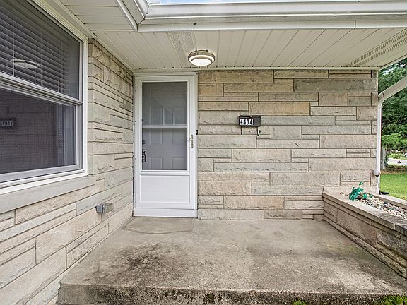 3rd image of 4404 Columbus Ave