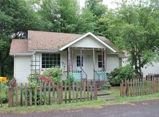 800 Sadie B Ave, Cascade Locks, OR 97014