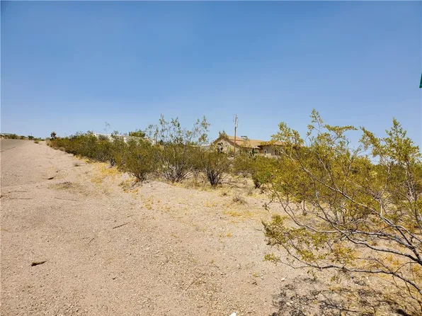 365 E Haystack Dr, Meadview, AZ 86444