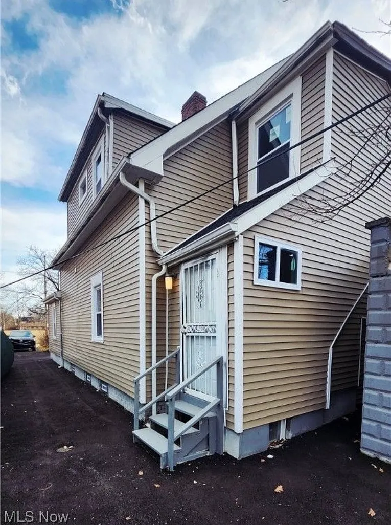 2 bed, 700 sqft, $948 — Photo 2