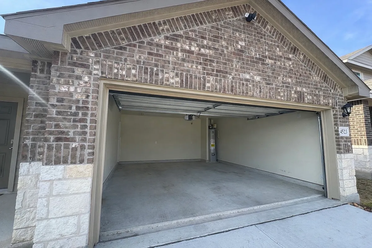 Building Photo - 4523 Bontebok Dr