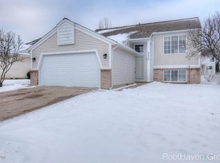 4575 Country Hill Dr SE, Kentwood, MI