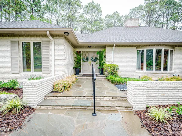 5 Lake Dornoch Drive, Pinehurst, NC 28374
