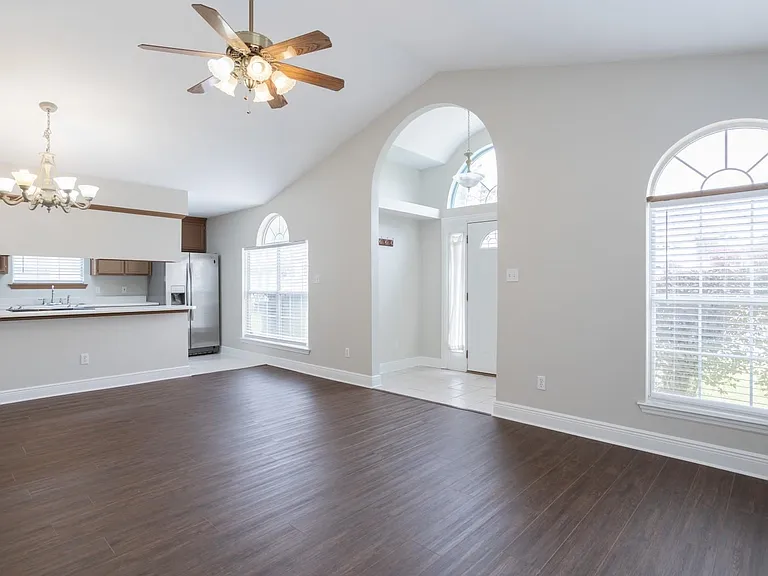 3569 Chatelaine Dr — Photo 5