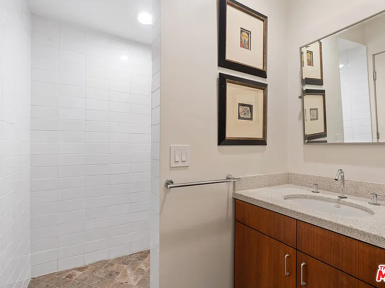 2207 Bowmont Dr — Photo 47