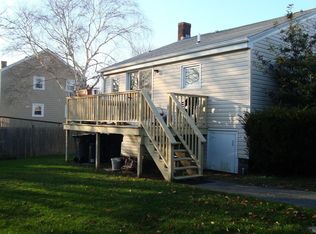 155 Seascape Ave, Middletown, RI 02842