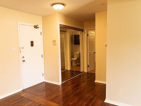 5th image of 8880 Golf Rd APT 1E