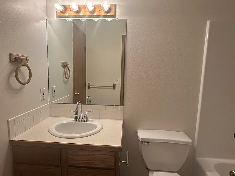 1324 N Rawhide St — Photo 5