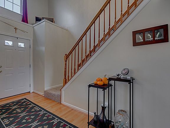 2nd image of 7 Rockledge Ct