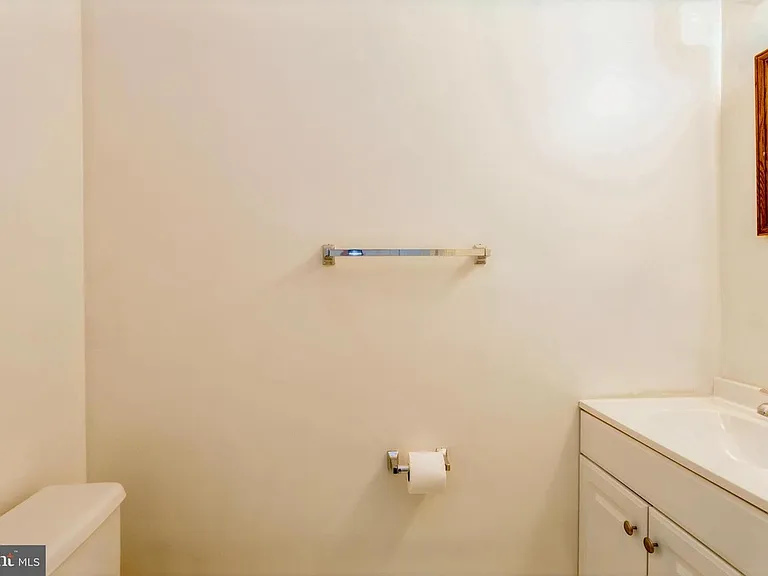 8 Tatler Pl — Photo 8
