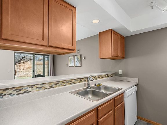 3rd image of 2822 Pleasant View Road