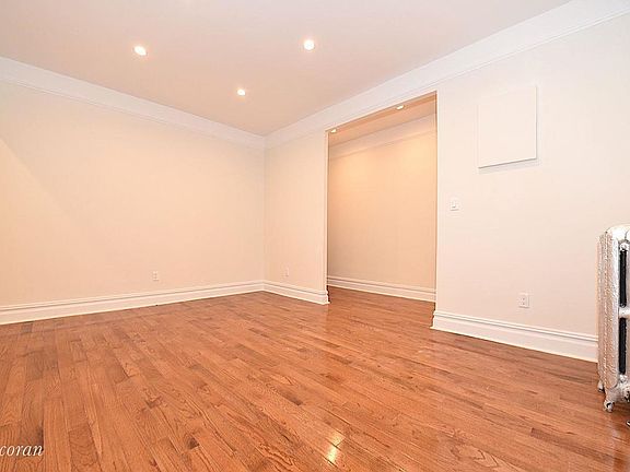 3rd image of 3406 32nd St APT 5a