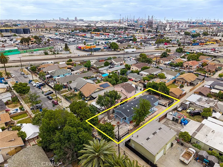 1516 E Young St — Photo 18