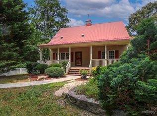 217 Daniel Dr, Laurel Park, NC 28739