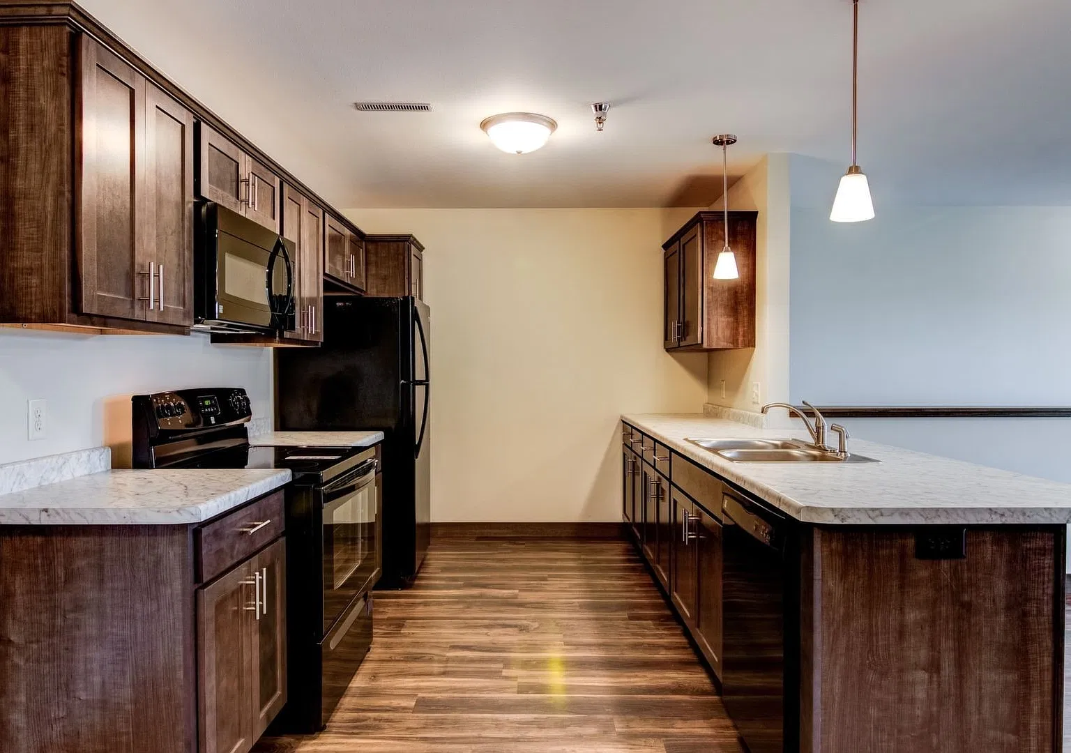 Starr Avenue Apartments — Photo 4
