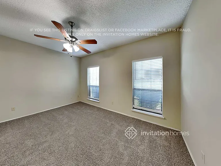 4317 Saugus Dr — Photo 10