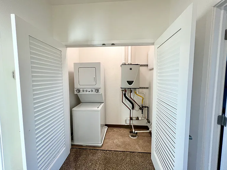 Esposti Park Apartments — Photo 32