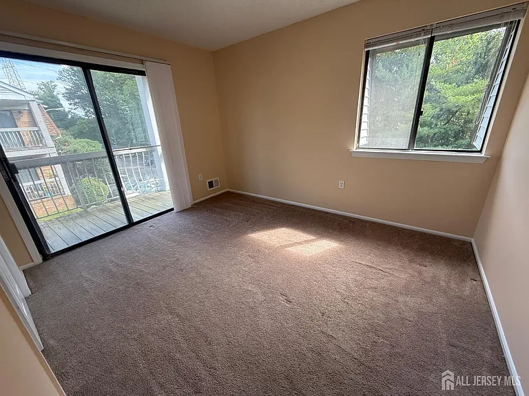 1502 Edison Glen Ter — Photo 21