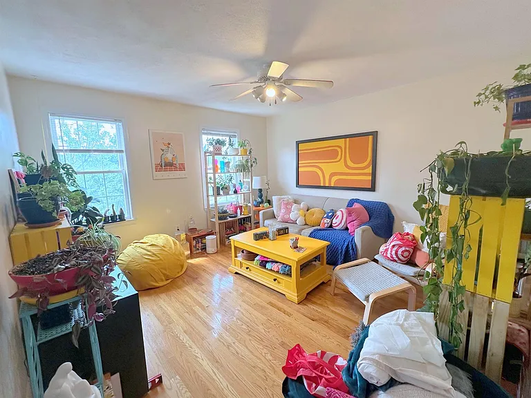 286 Salem St — Photo 4