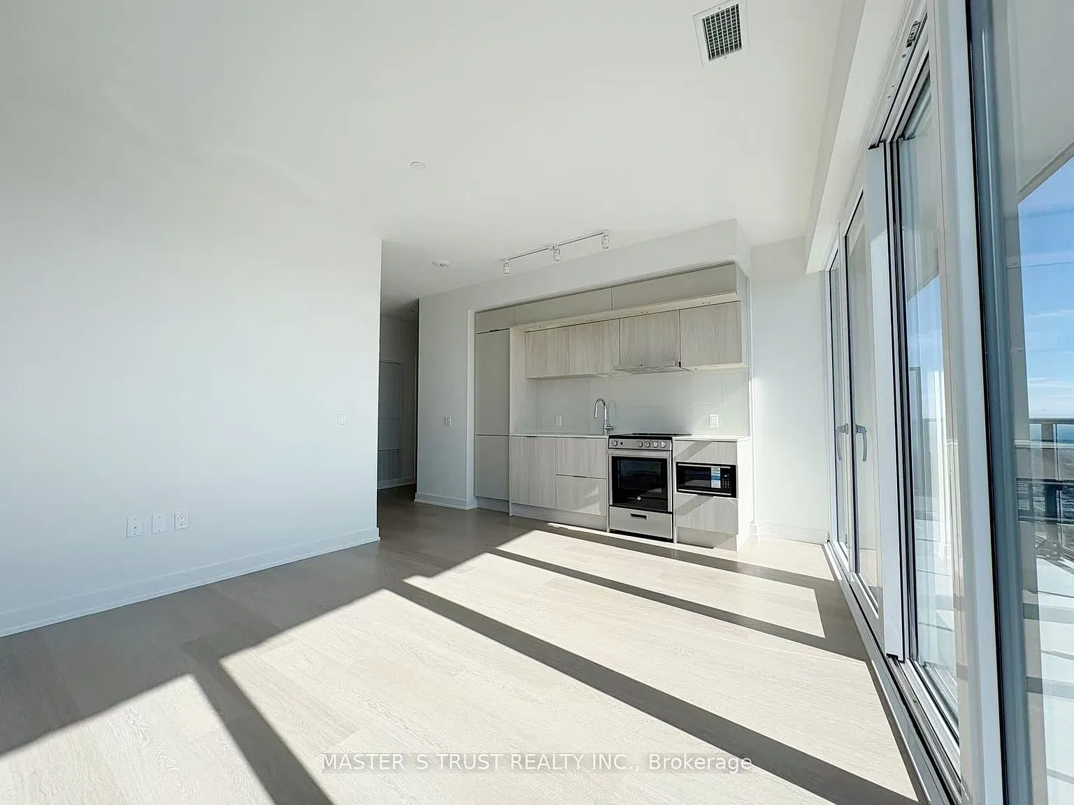 3 bed, $3,500 — Photo 3