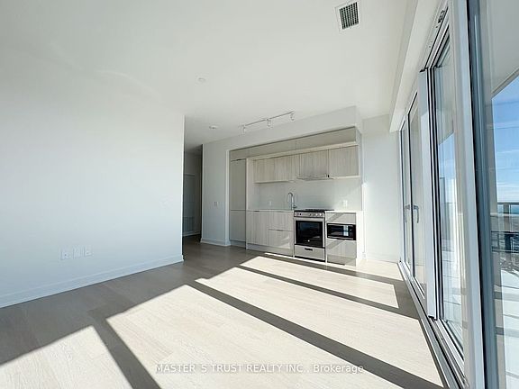 3rd image of 448 Burnhamthorpe Rd W #7502