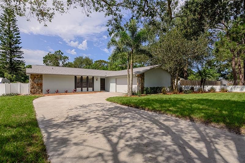 1st image of 2778 Northcote Dr