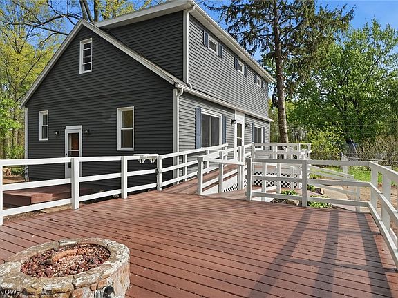 3rd image of 2757 Burns Rd