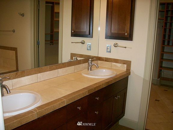 4th image of 360 Knechtel Way #303