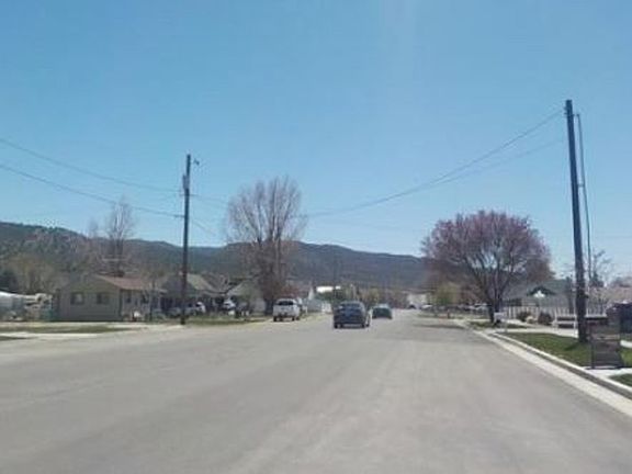 Exterior Neighborhood (street photo)