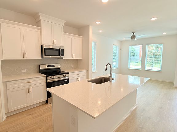 4th image of 5328 Springlake Pkwy