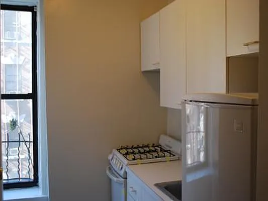 Rented by Buchbinder & Warren | media 39