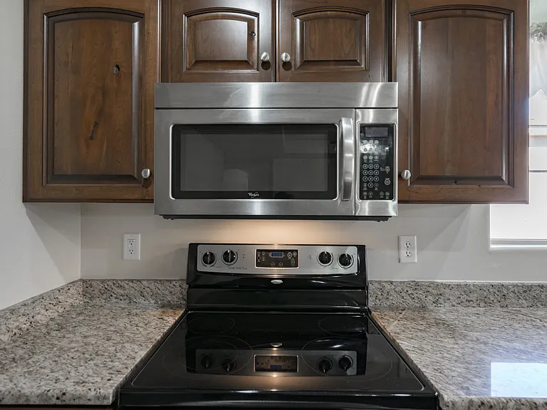 986 Camel Springs Dr — Photo 31