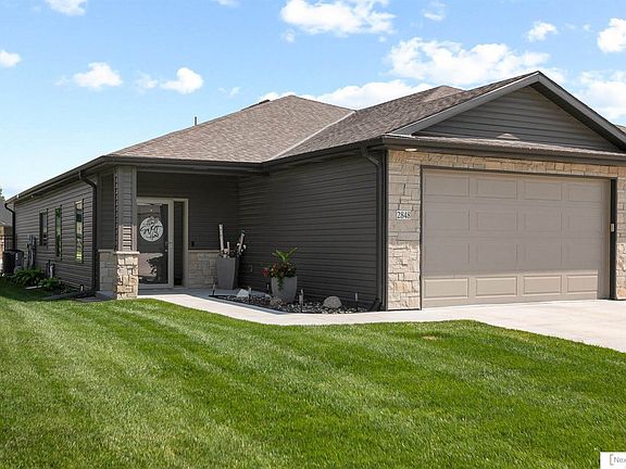 2nd image of 2848 Sheila Ln