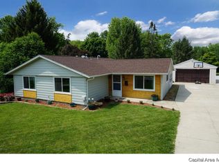 411 W Walnut St, Chatham, IL 62629