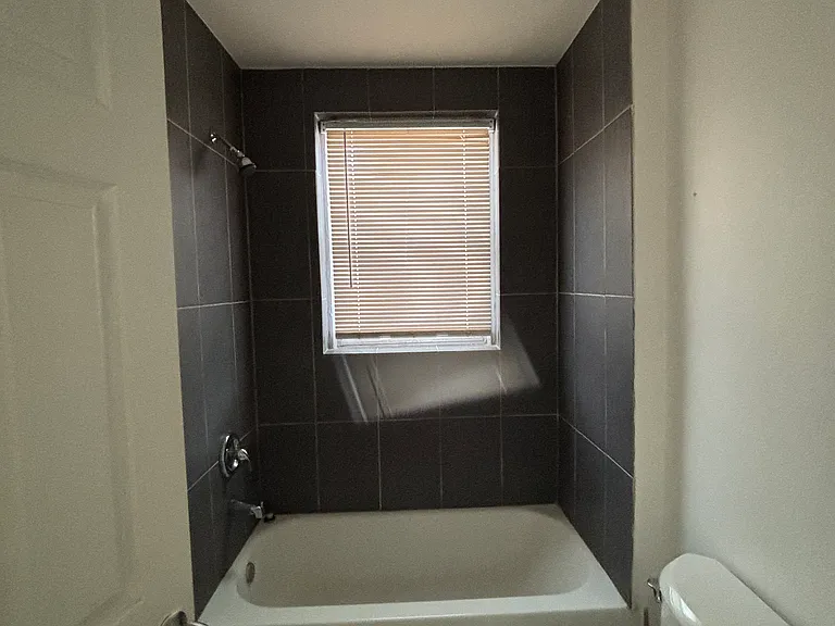 35 Conger St #1L — Photo 5