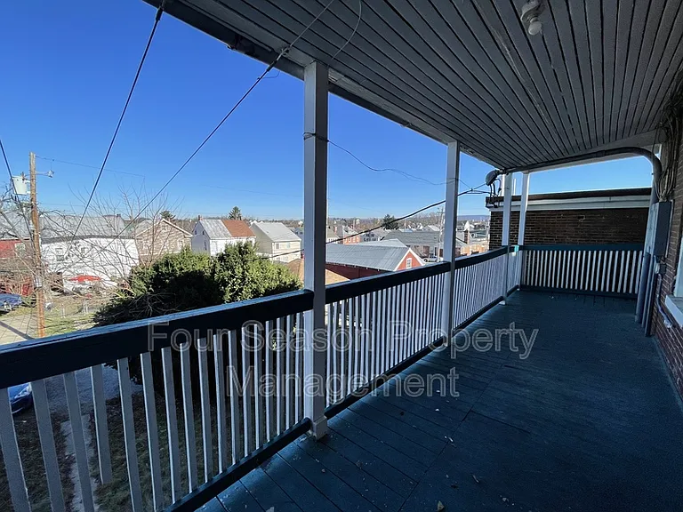 616 W Franklin St #1 — Photo 2