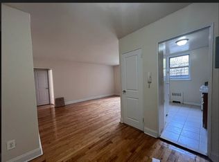 143-06 Barclay Ave #3G, Flushing, NY 11355
