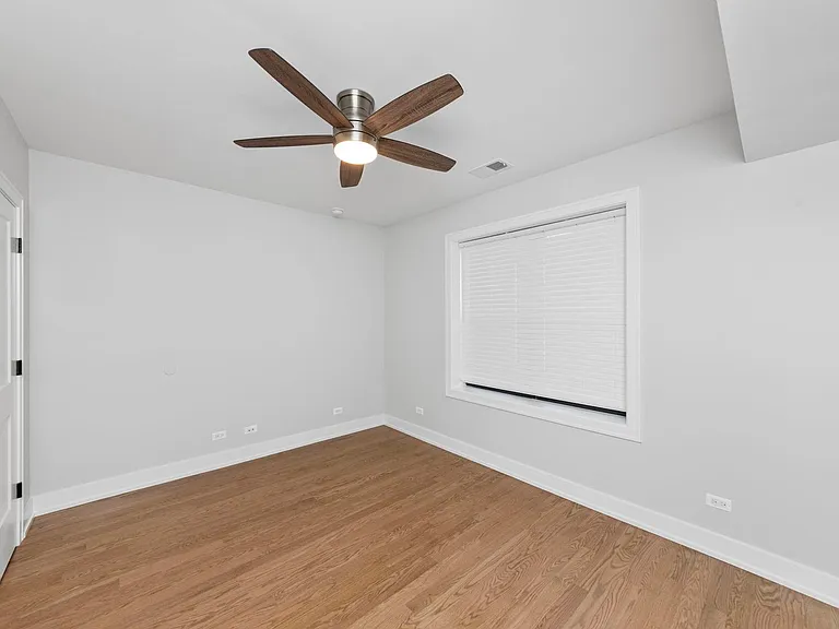 1910 W Winnemac Ave #1908-2 — Photo 8
