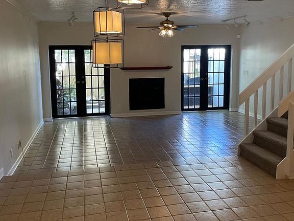 2nd image of 810 SE 2nd St APT B