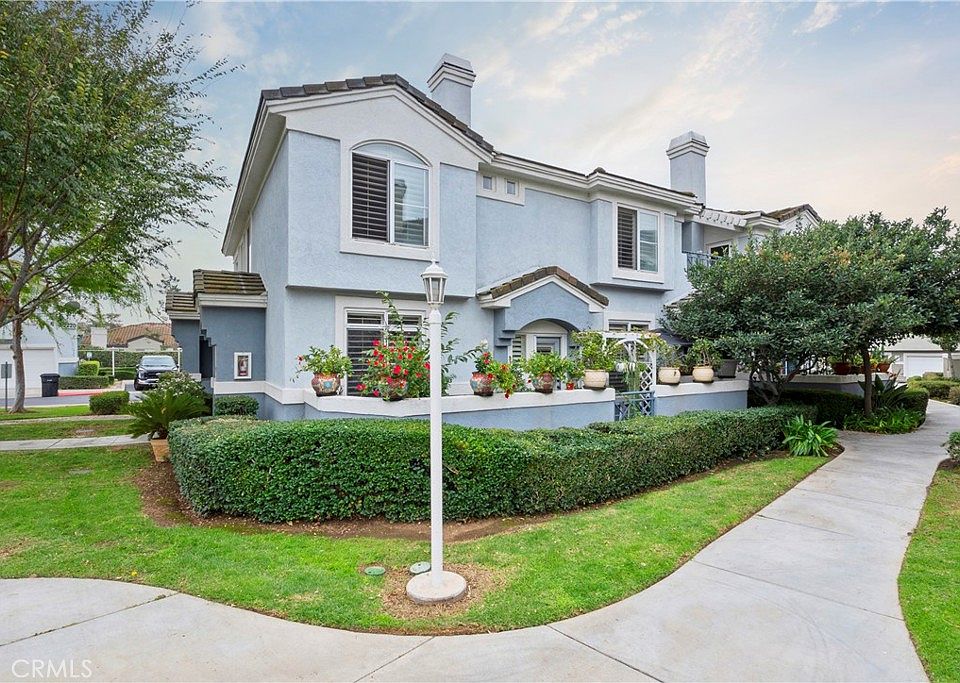 1st image of 686 Azure Ln