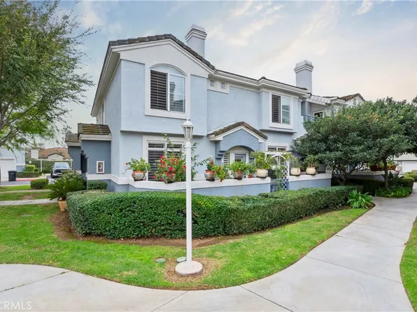 686 Azure Ln, Corona, CA 92879