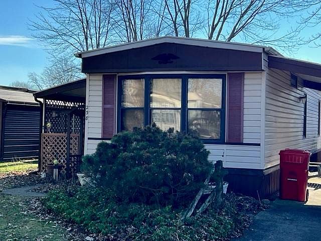 1st image of 238 Hickory Cir