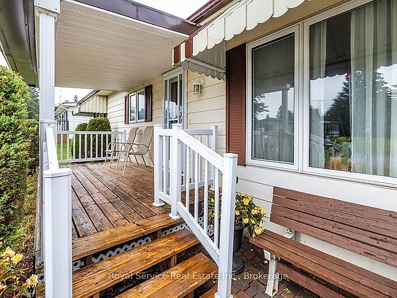 3rd image of 16 Vista Dr