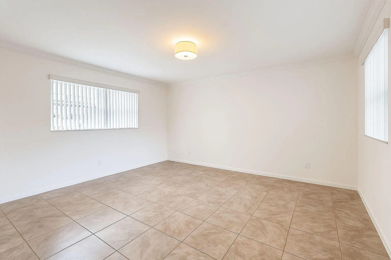 3 bed, 2.0 bath, 1450 sqft, $2,995 — Photo 4