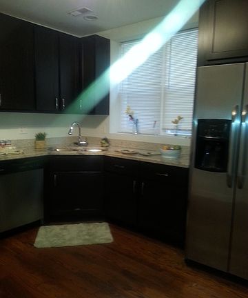 5th image of 2043 W Arthur Ave #G
