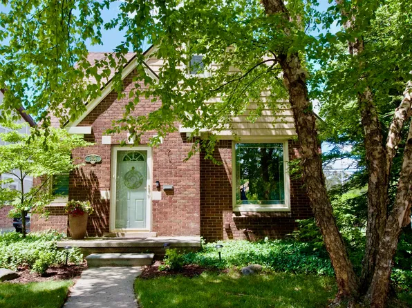 2606 Edgemont St, Trenton, MI 48183