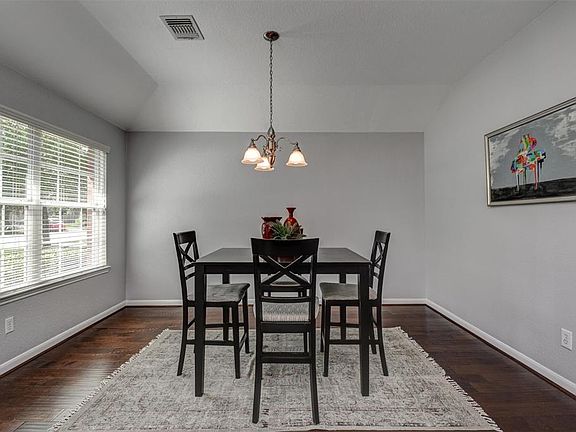 4th image of 2219 Rocky Hollow Ln