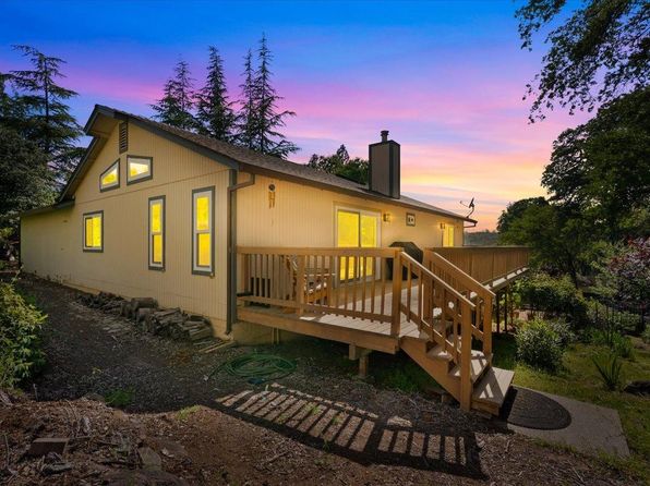 14962 Woodland Loop, Penn Valley, CA 95946